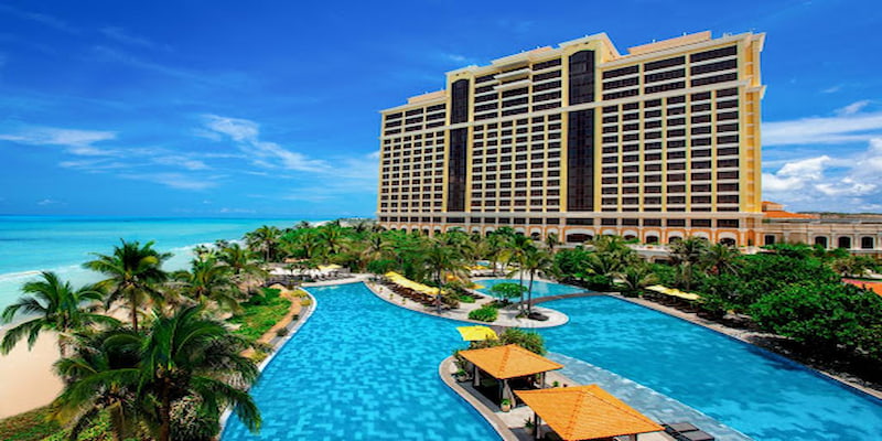 Casino Hồ Tràm và view bãi biển xanh cực đẹp